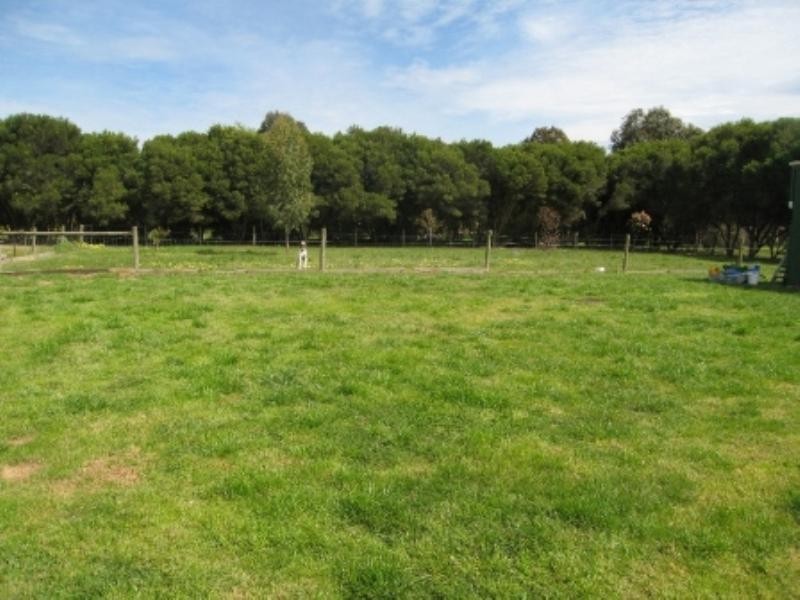 49 Gomms Road, Somerville VIC 3912