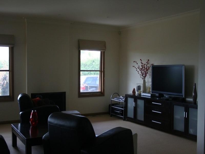 8 Eliza Place, Somerville VIC 3912