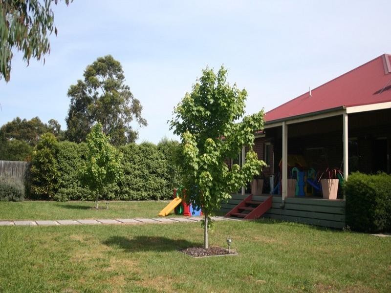 8 Eliza Place, Somerville VIC 3912