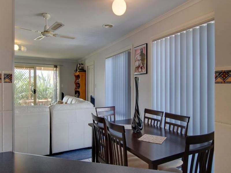 2/11 Raymond Street, Somerville VIC 3912