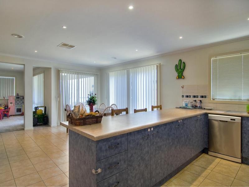 12 Londres Way, Tyabb VIC 3913