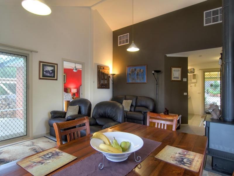 99 Clarendon Drive, Somerville VIC 3912