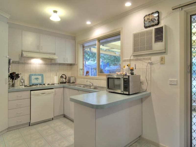 99 Clarendon Drive, Somerville VIC 3912