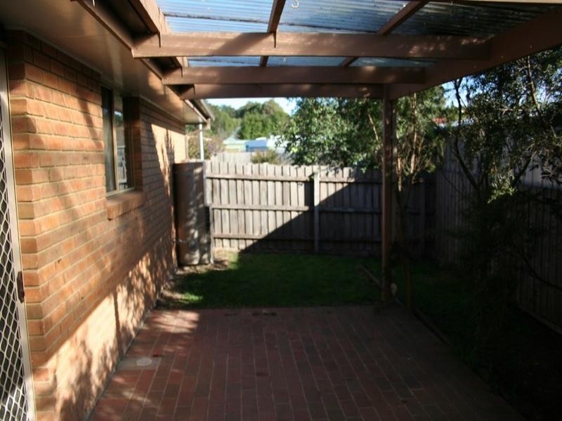 2 Lawrence Street, Somerville VIC 3912