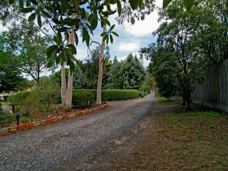 140 Eramosa Road East, Somerville VIC 3912