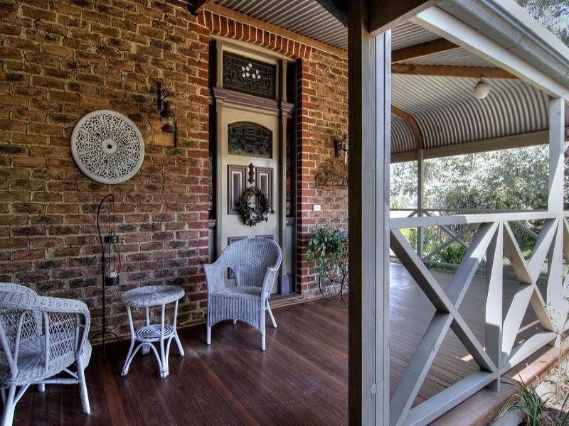 140 Eramosa Road East, Somerville VIC 3912