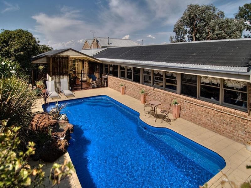 140 Eramosa Road East, Somerville VIC 3912