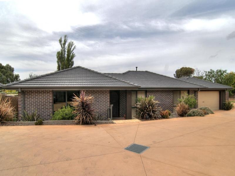 1/2 One Chain Road, Somerville VIC 3912