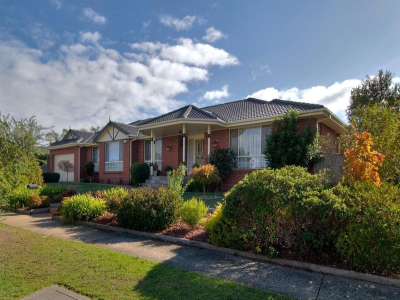17 Chesterfield Road, Somerville VIC 3912