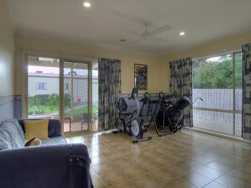 17 Robert Street, Somerville VIC 3912