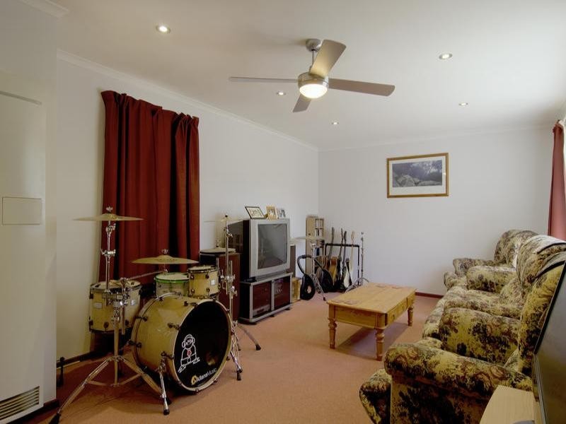 12 Sinclair Street, Somerville VIC 3912