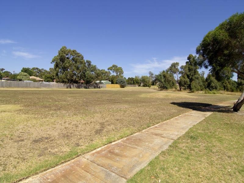 12 Sinclair Street, Somerville VIC 3912