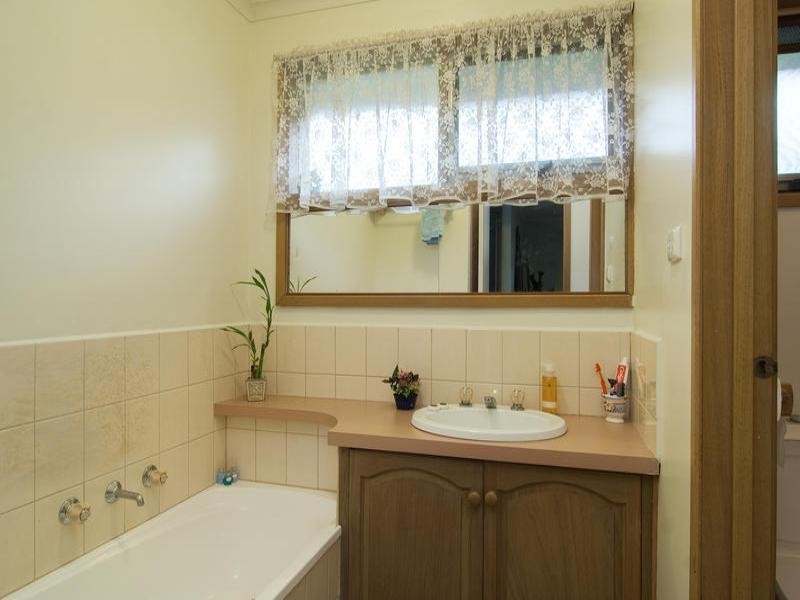 12 Elaine Court, Somerville VIC 3912