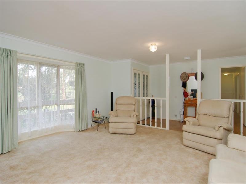 17 Barakee Drive, Somerville VIC 3912