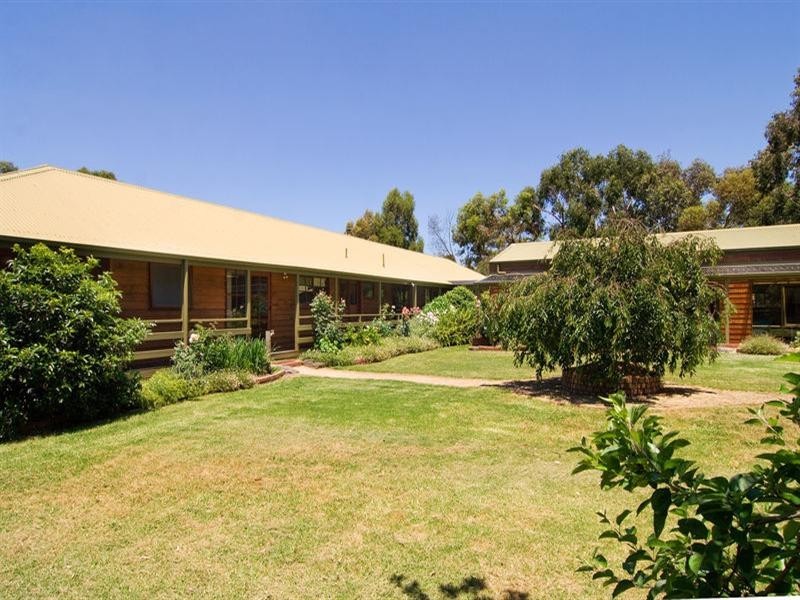 6 Bushy Court, Somerville VIC 3912