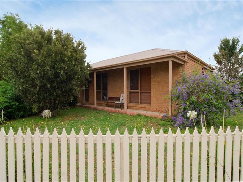 2 Clairmont Close, Somerville VIC 3912