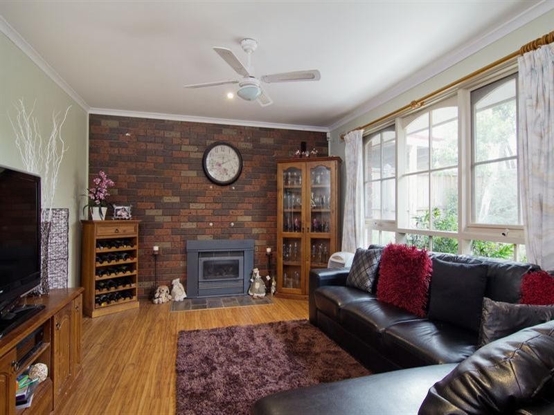 24 Deanswood Drive, Somerville VIC 3912
