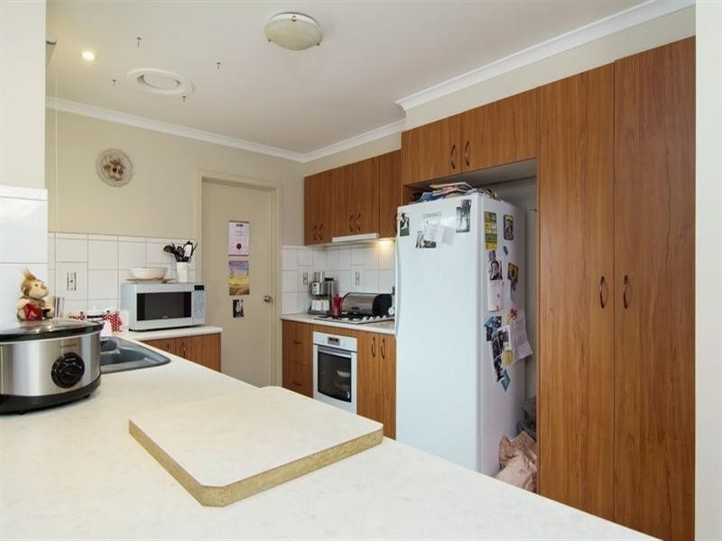 24 Deanswood Drive, Somerville VIC 3912