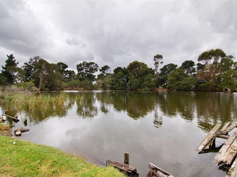 145 Eramosa Road East, Somerville VIC 3912