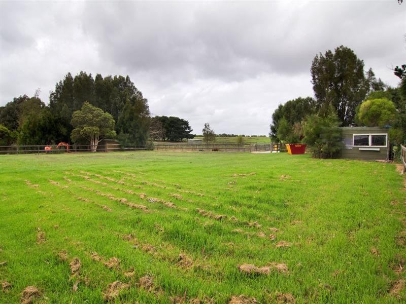 145 Eramosa Road East, Somerville VIC 3912