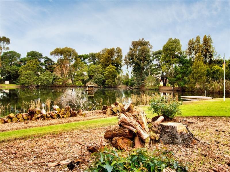 145 Eramosa Road East, Somerville VIC 3912