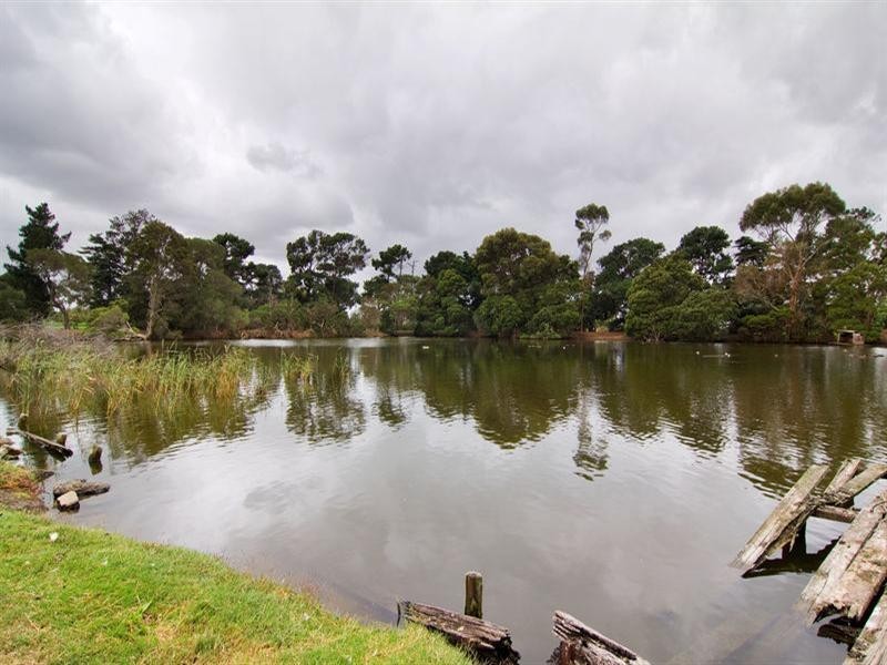 145 Eramosa Road East, Somerville VIC 3912