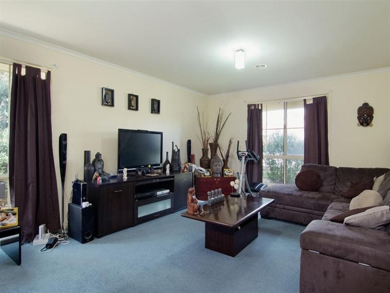 2 Black Wattle Place, Somerville VIC 3912