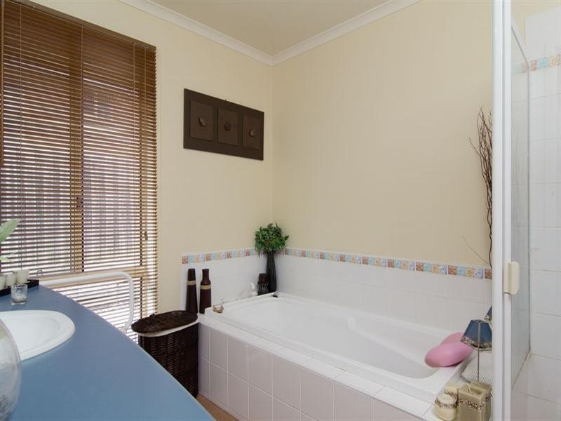 2 Black Wattle Place, Somerville VIC 3912