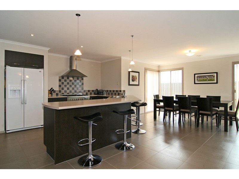 37 Spruce Drive, Hastings VIC 3915