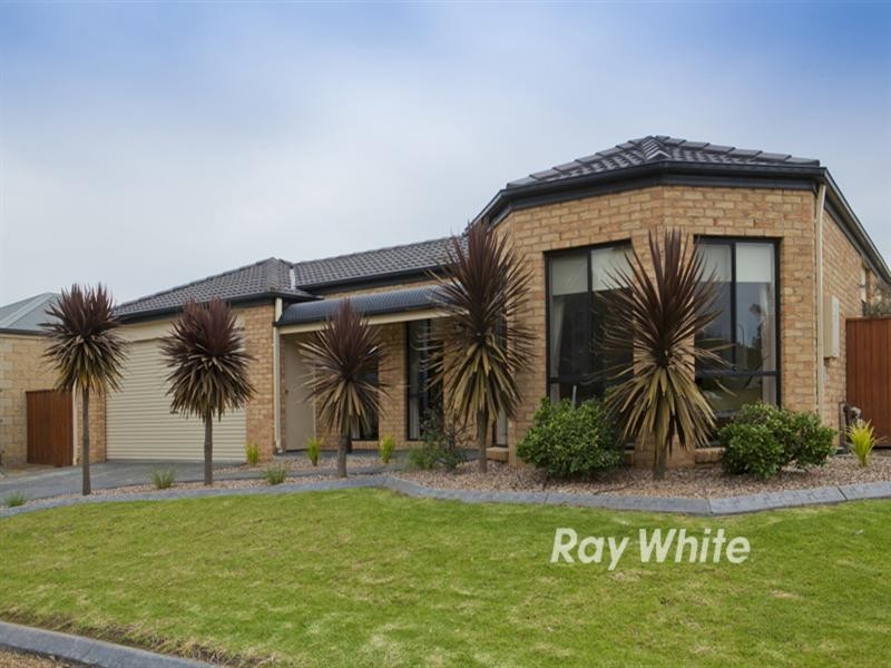 12 Petalnina Close, Somerville VIC 3912