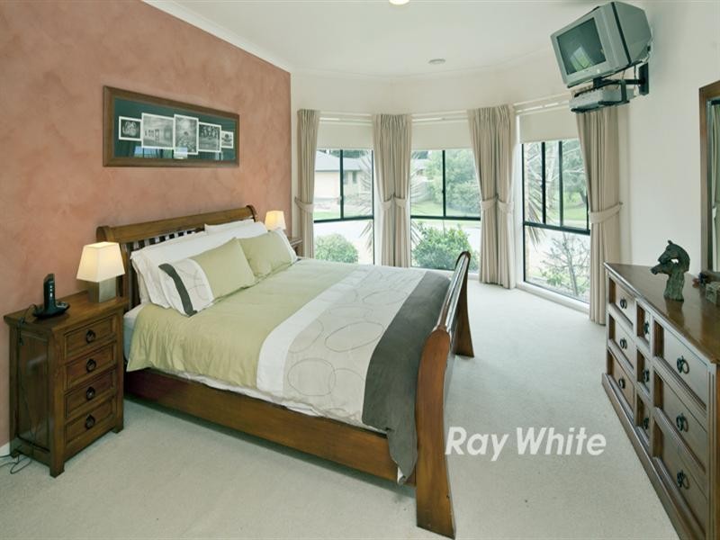 12 Petalnina Close, Somerville VIC 3912