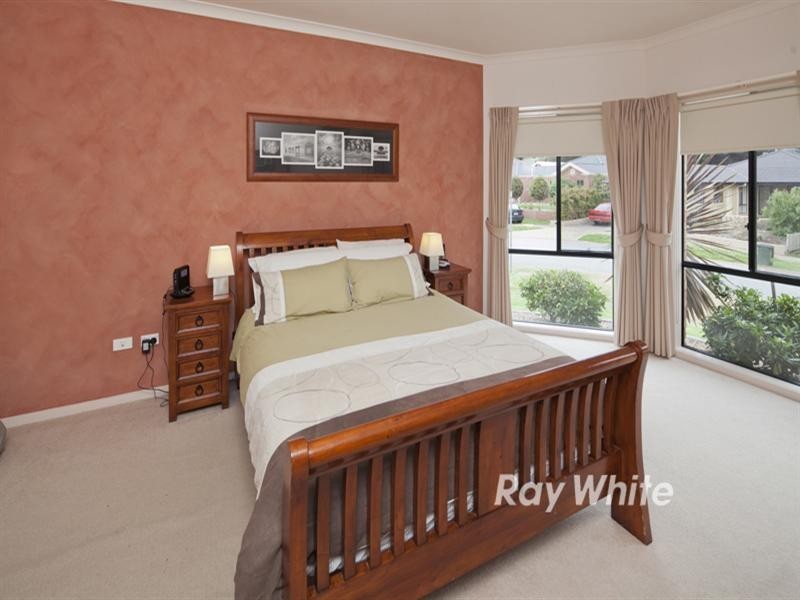 12 Petalnina Close, Somerville VIC 3912