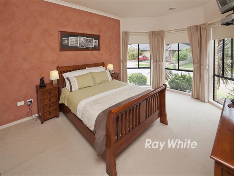 12 Petalnina Close, Somerville VIC 3912