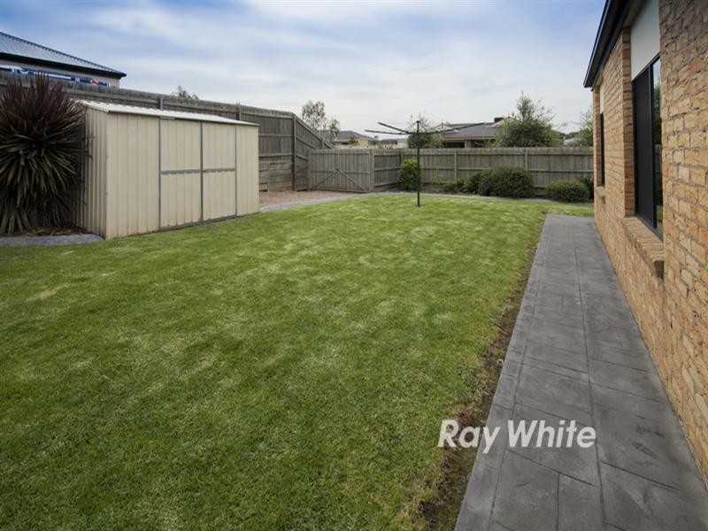 12 Petalnina Close, Somerville VIC 3912