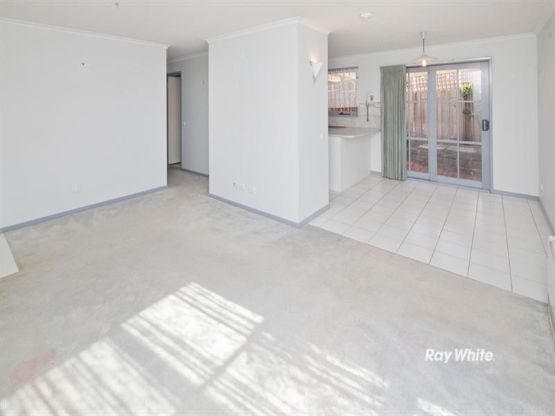 84 Clarendon Drive, Somerville VIC 3912