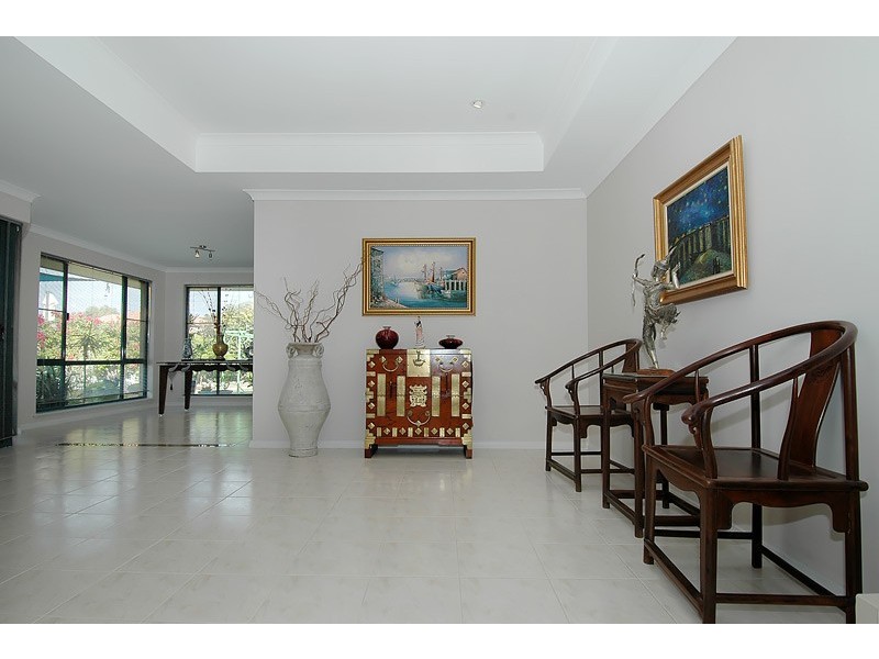 41 Meadowbank Gardens, Hillarys WA 6025