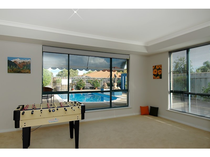 41 Meadowbank Gardens, Hillarys WA 6025