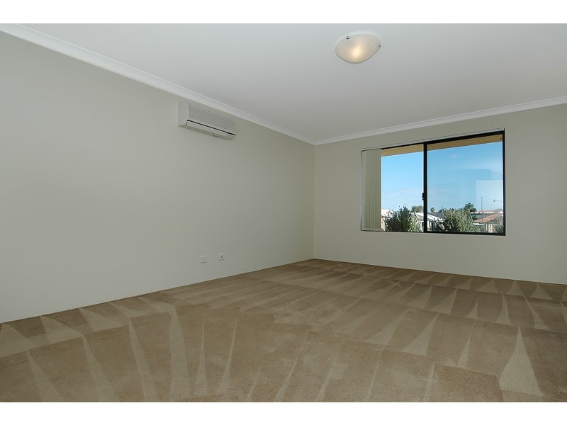 12 Harmony Avenue, Clarkson WA 6030