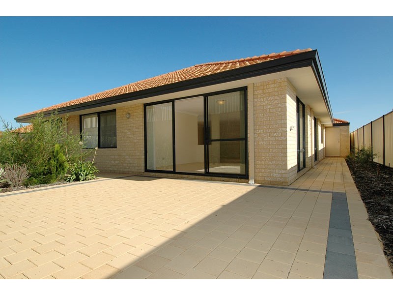 12 Harmony Avenue, Clarkson WA 6030
