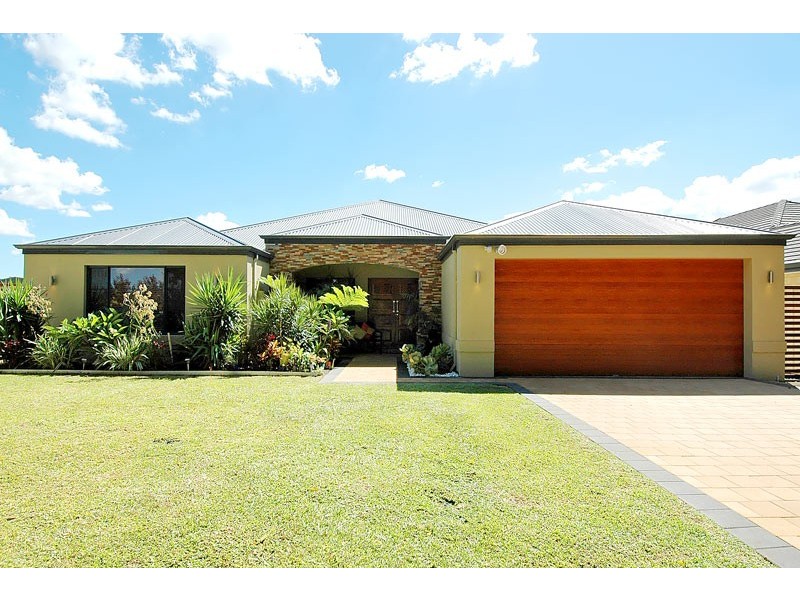 7 Russell Road, Madeley WA 6065