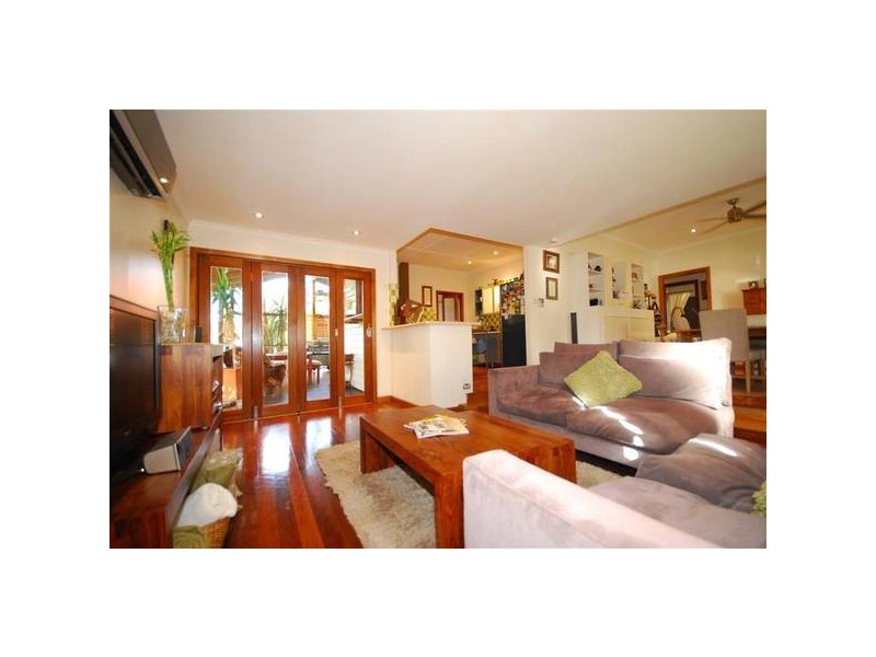 23 Clarendon Street, East Brisbane QLD 4169