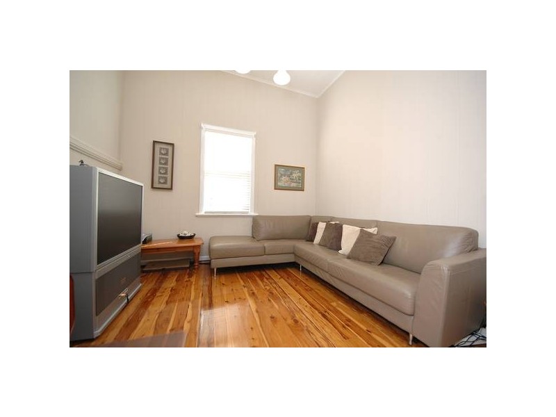 106 Baines Street, Kangaroo Point QLD 4169