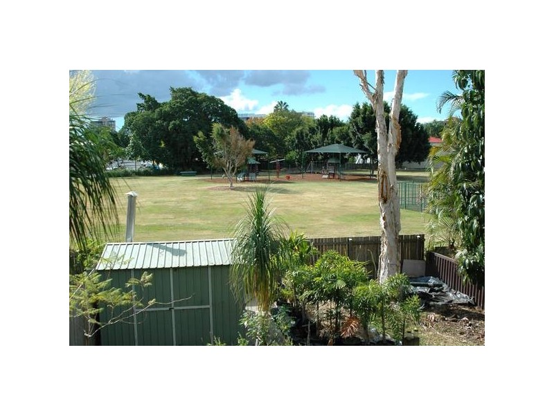 106 Baines Street, Kangaroo Point QLD 4169