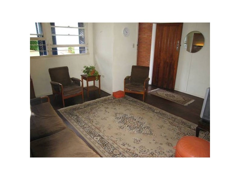 19 Baynes Street, Highgate Hill QLD 4101