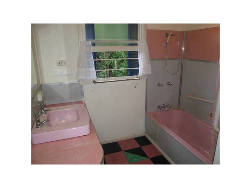 19 Baynes Street, Highgate Hill QLD 4101