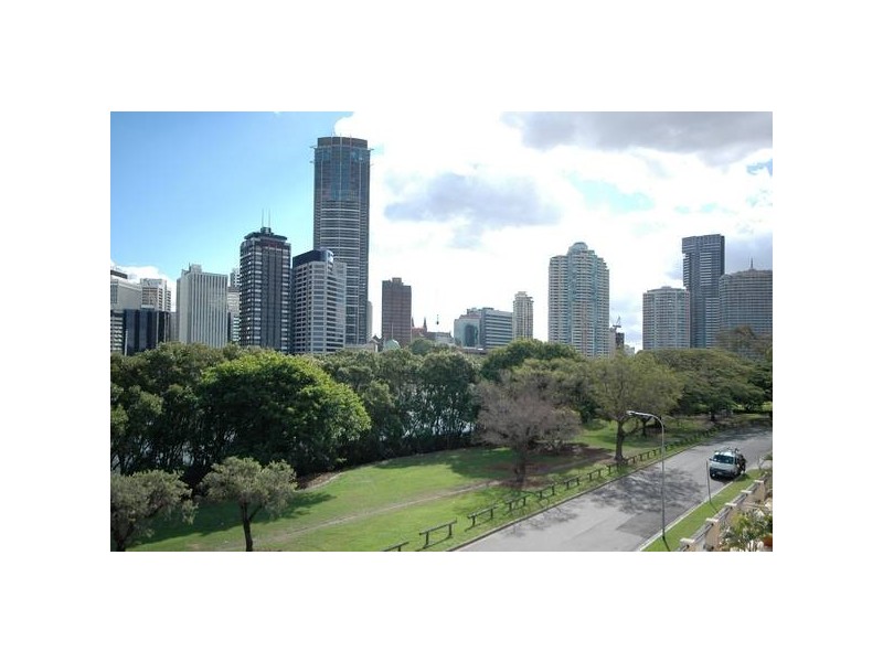 309/36 Macdonald Street, Kangaroo Point QLD 4169