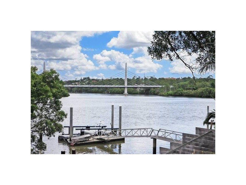 91 Brisbane Corso, Fairfield QLD 4103