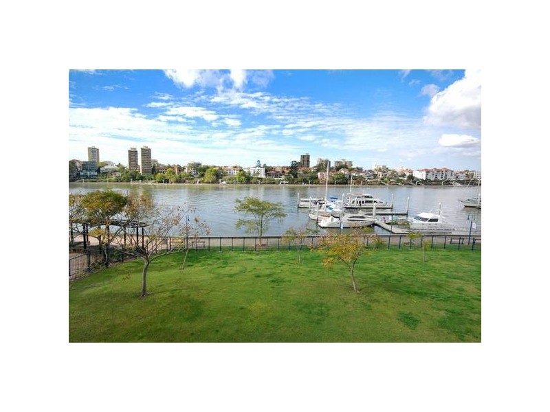 21/16 Goodwin Street, Kangaroo Point QLD 4169
