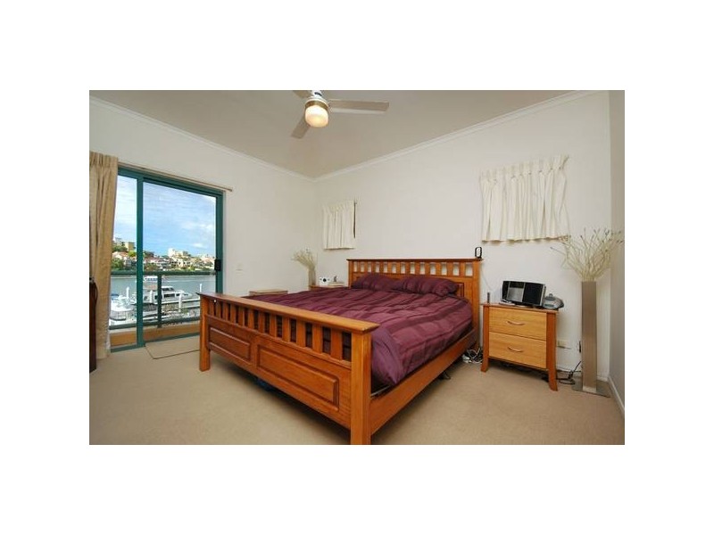 21/16 Goodwin Street, Kangaroo Point QLD 4169