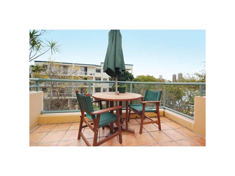 21/16 Goodwin Street, Kangaroo Point QLD 4169